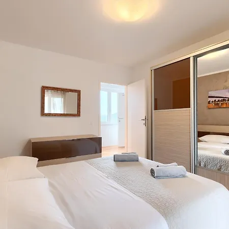 House Casa Alberta * 罗维尼村